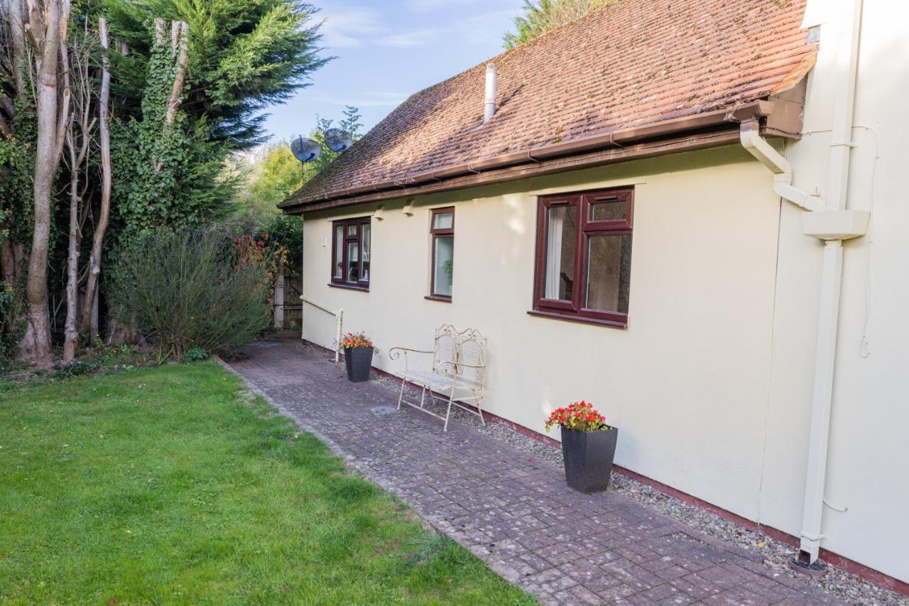 The Cottage On The Common Tenbury Exterior photo